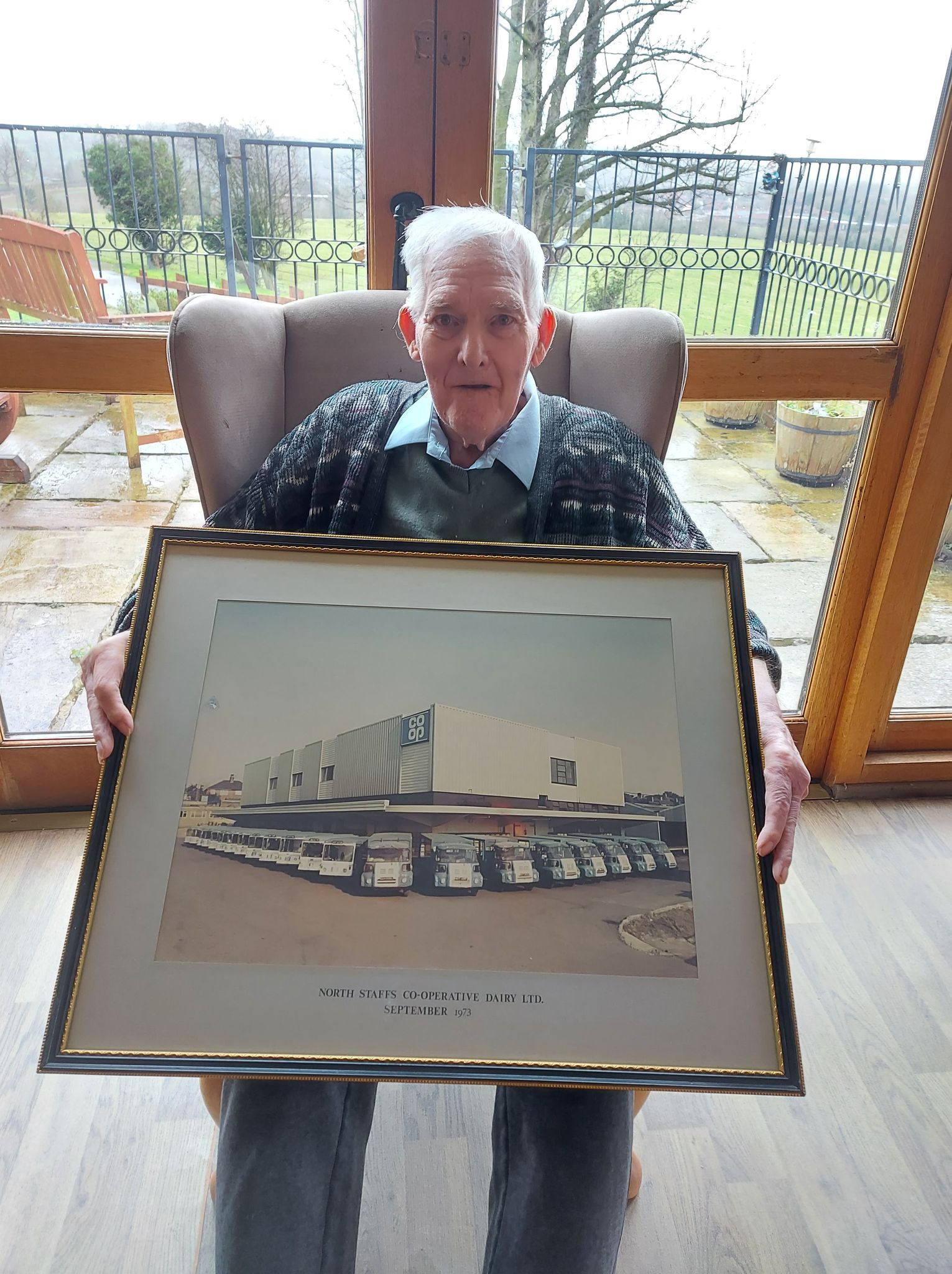 Our care home keeps car-mad Barry’s memories fresh with the smell of engine oil and car polish